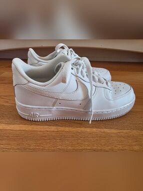 Nike Air Force 1 '07 Women's Size 8.5 Shoe